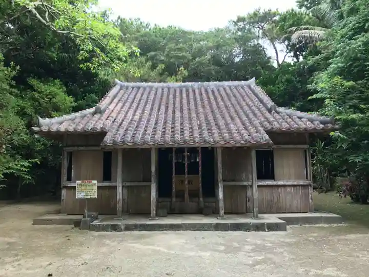 冨崎観音堂の本殿・本堂