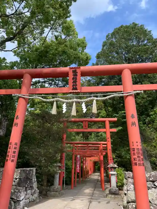 玖島稲荷神社の{uncategorized: "未分類", other: "その他", undefined: "問題あり", building: "その他建物", grave: "お墓", sacred_gate: "鳥居", guardian: "狛犬", statue: "像", buddha: "仏像", history: "歴史", nature: "自然", garden: "庭園", animal: "動物", pagoda: "塔", temizu: "手水舎", mountain_gate: "山門・神門", sanctuary: "本殿・本堂", subordinate: "末社・摂社", art: "芸術", scenery: "景色", jizo: "地蔵", ema: "絵馬", goshuin: "御朱印", omikuji: "おみくじ", items: "授与品その他", amulet: "お守り", goshuincho: "御朱印帳", eats: "食事", festival: "お祭り", votive_dance: "神楽", shichigosan: "七五三参", wedding: "結婚式", experience: "体験その他", initially: "初詣", around: "周辺", anti_infection: "感染症対策"}