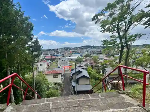皇大神社の{uncategorized: "未分類", other: "その他", undefined: "問題あり", building: "その他建物", grave: "お墓", sacred_gate: "鳥居", guardian: "狛犬", statue: "像", buddha: "仏像", history: "歴史", nature: "自然", garden: "庭園", animal: "動物", pagoda: "塔", temizu: "手水舎", mountain_gate: "山門・神門", sanctuary: "本殿・本堂", subordinate: "末社・摂社", art: "芸術", scenery: "景色", jizo: "地蔵", ema: "絵馬", goshuin: "御朱印", omikuji: "おみくじ", items: "授与品その他", amulet: "お守り", goshuincho: "御朱印帳", eats: "食事", festival: "お祭り", votive_dance: "神楽", shichigosan: "七五三参", wedding: "結婚式", experience: "体験その他", initially: "初詣", around: "周辺", anti_infection: "感染症対策"}