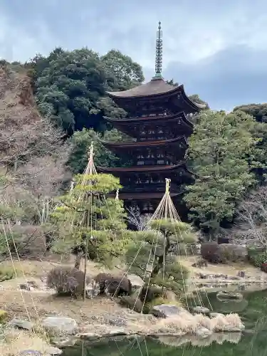 瑠璃光寺の{uncategorized: "未分類", other: "その他", undefined: "問題あり", building: "その他建物", grave: "お墓", sacred_gate: "鳥居", guardian: "狛犬", statue: "像", buddha: "仏像", history: "歴史", nature: "自然", garden: "庭園", animal: "動物", pagoda: "塔", temizu: "手水舎", mountain_gate: "山門・神門", sanctuary: "本殿・本堂", subordinate: "末社・摂社", art: "芸術", scenery: "景色", jizo: "地蔵", ema: "絵馬", goshuin: "御朱印", omikuji: "おみくじ", items: "授与品その他", amulet: "お守り", goshuincho: "御朱印帳", eats: "食事", festival: "お祭り", votive_dance: "神楽", shichigosan: "七五三参", wedding: "結婚式", experience: "体験その他", initially: "初詣", around: "周辺", anti_infection: "感染症対策"}