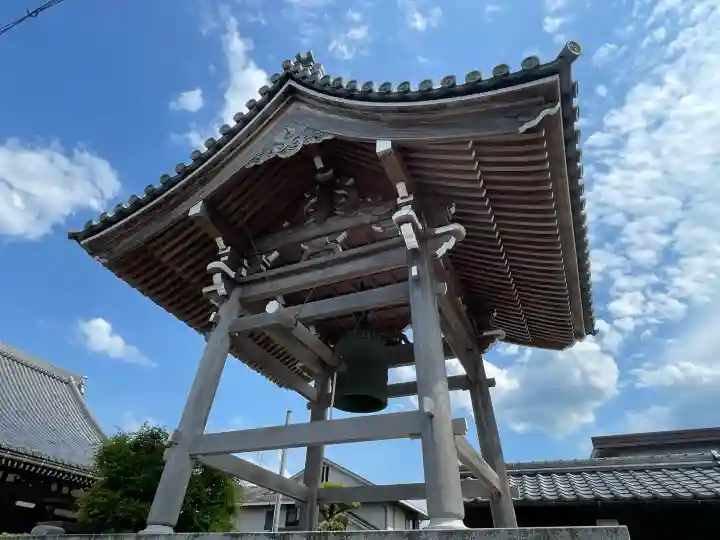 西円寺の{uncategorized: "未分類", other: "その他", undefined: "問題あり", building: "その他建物", grave: "お墓", sacred_gate: "鳥居", guardian: "狛犬", statue: "像", buddha: "仏像", history: "歴史", nature: "自然", garden: "庭園", animal: "動物", pagoda: "塔", temizu: "手水舎", mountain_gate: "山門・神門", sanctuary: "本殿・本堂", subordinate: "末社・摂社", art: "芸術", scenery: "景色", jizo: "地蔵", ema: "絵馬", goshuin: "御朱印", omikuji: "おみくじ", items: "授与品その他", amulet: "お守り", goshuincho: "御朱印帳", eats: "食事", festival: "お祭り", votive_dance: "神楽", shichigosan: "七五三参", wedding: "結婚式", experience: "体験その他", initially: "初詣", around: "周辺", anti_infection: "感染症対策"}