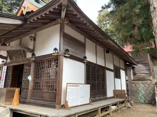 三峯神社の本殿