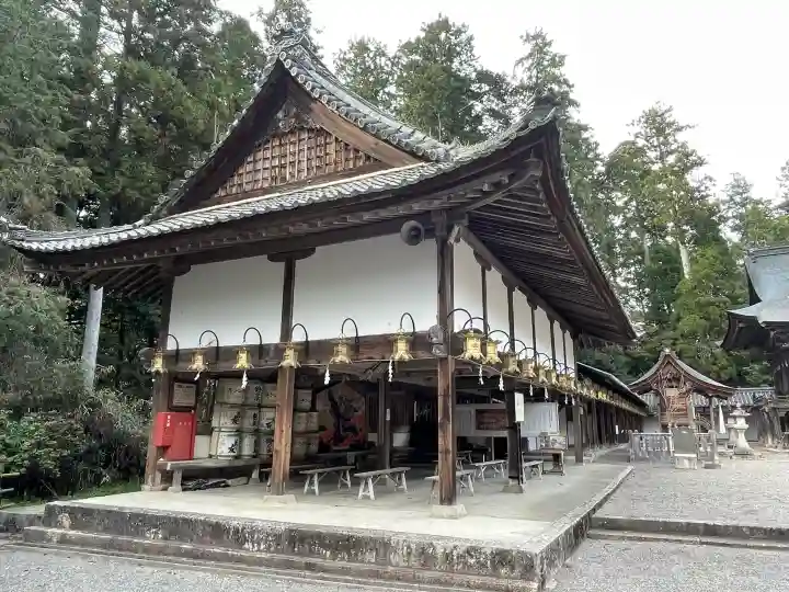 馬見岡綿向神社の{uncategorized: "未分類", other: "その他", undefined: "問題あり", building: "その他建物", grave: "お墓", sacred_gate: "鳥居", guardian: "狛犬", statue: "像", buddha: "仏像", history: "歴史", nature: "自然", garden: "庭園", animal: "動物", pagoda: "塔", temizu: "手水舎", mountain_gate: "山門・神門", sanctuary: "本殿・本堂", subordinate: "末社・摂社", art: "芸術", scenery: "景色", jizo: "地蔵", ema: "絵馬", goshuin: "御朱印", omikuji: "おみくじ", items: "授与品その他", amulet: "お守り", goshuincho: "御朱印帳", eats: "食事", festival: "お祭り", votive_dance: "神楽", shichigosan: "七五三参", wedding: "結婚式", experience: "体験その他", initially: "初詣", around: "周辺", anti_infection: "感染症対策"}