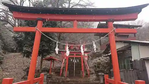 三崎稲荷神社の鳥居