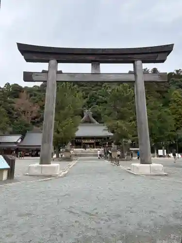 石見国一宮　物部神社の{uncategorized: "未分類", other: "その他", undefined: "問題あり", building: "その他建物", grave: "お墓", sacred_gate: "鳥居", guardian: "狛犬", statue: "像", buddha: "仏像", history: "歴史", nature: "自然", garden: "庭園", animal: "動物", pagoda: "塔", temizu: "手水舎", mountain_gate: "山門・神門", sanctuary: "本殿・本堂", subordinate: "末社・摂社", art: "芸術", scenery: "景色", jizo: "地蔵", ema: "絵馬", goshuin: "御朱印", omikuji: "おみくじ", items: "授与品その他", amulet: "お守り", goshuincho: "御朱印帳", eats: "食事", festival: "お祭り", votive_dance: "神楽", shichigosan: "七五三参", wedding: "結婚式", experience: "体験その他", initially: "初詣", around: "周辺", anti_infection: "感染症対策"}