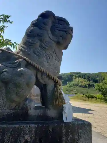 三上神社の狛犬