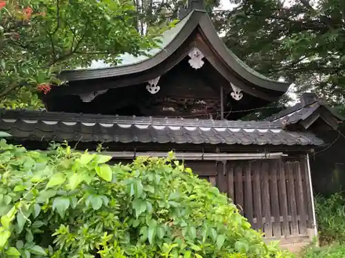 山梨岡神社の本殿