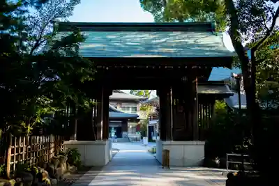 寒川神社の山門・神門