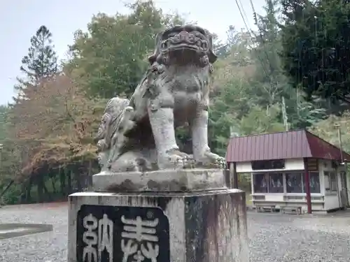 新得神社の狛犬