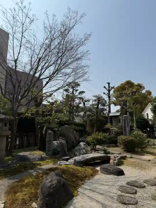 妙行寺の{uncategorized: "未分類", other: "その他", undefined: "問題あり", building: "その他建物", grave: "お墓", sacred_gate: "鳥居", guardian: "狛犬", statue: "像", buddha: "仏像", history: "歴史", nature: "自然", garden: "庭園", animal: "動物", pagoda: "塔", temizu: "手水舎", mountain_gate: "山門・神門", sanctuary: "本殿・本堂", subordinate: "末社・摂社", art: "芸術", scenery: "景色", jizo: "地蔵", ema: "絵馬", goshuin: "御朱印", omikuji: "おみくじ", items: "授与品その他", amulet: "お守り", goshuincho: "御朱印帳", eats: "食事", festival: "お祭り", votive_dance: "神楽", shichigosan: "七五三参", wedding: "結婚式", experience: "体験その他", initially: "初詣", around: "周辺", anti_infection: "感染症対策"}