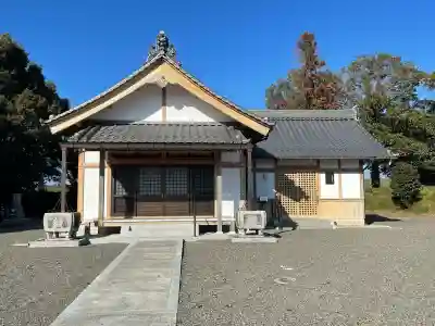 意頼寺の{uncategorized: "未分類", other: "その他", undefined: "問題あり", building: "その他建物", grave: "お墓", sacred_gate: "鳥居", guardian: "狛犬", statue: "像", buddha: "仏像", history: "歴史", nature: "自然", garden: "庭園", animal: "動物", pagoda: "塔", temizu: "手水舎", mountain_gate: "山門・神門", sanctuary: "本殿・本堂", subordinate: "末社・摂社", art: "芸術", scenery: "景色", jizo: "地蔵", ema: "絵馬", goshuin: "御朱印", omikuji: "おみくじ", items: "授与品その他", amulet: "お守り", goshuincho: "御朱印帳", eats: "食事", festival: "お祭り", votive_dance: "神楽", shichigosan: "七五三参", wedding: "結婚式", experience: "体験その他", initially: "初詣", around: "周辺", anti_infection: "感染症対策"}