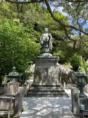 誕生寺の{uncategorized: "未分類", other: "その他", undefined: "問題あり", building: "その他建物", grave: "お墓", sacred_gate: "鳥居", guardian: "狛犬", statue: "像", buddha: "仏像", history: "歴史", nature: "自然", garden: "庭園", animal: "動物", pagoda: "塔", temizu: "手水舎", mountain_gate: "山門・神門", sanctuary: "本殿・本堂", subordinate: "末社・摂社", art: "芸術", scenery: "景色", jizo: "地蔵", ema: "絵馬", goshuin: "御朱印", omikuji: "おみくじ", items: "授与品その他", amulet: "お守り", goshuincho: "御朱印帳", eats: "食事", festival: "お祭り", votive_dance: "神楽", shichigosan: "七五三参", wedding: "結婚式", experience: "体験その他", initially: "初詣", around: "周辺", anti_infection: "感染症対策"}