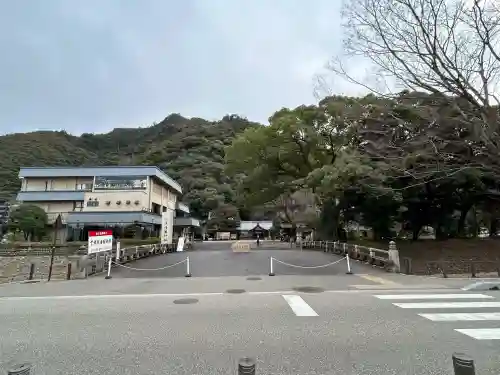 岐阜護國神社の{uncategorized: "未分類", other: "その他", undefined: "問題あり", building: "その他建物", grave: "お墓", sacred_gate: "鳥居", guardian: "狛犬", statue: "像", buddha: "仏像", history: "歴史", nature: "自然", garden: "庭園", animal: "動物", pagoda: "塔", temizu: "手水舎", mountain_gate: "山門・神門", sanctuary: "本殿・本堂", subordinate: "末社・摂社", art: "芸術", scenery: "景色", jizo: "地蔵", ema: "絵馬", goshuin: "御朱印", omikuji: "おみくじ", items: "授与品その他", amulet: "お守り", goshuincho: "御朱印帳", eats: "食事", festival: "お祭り", votive_dance: "神楽", shichigosan: "七五三参", wedding: "結婚式", experience: "体験その他", initially: "初詣", around: "周辺", anti_infection: "感染症対策"}
