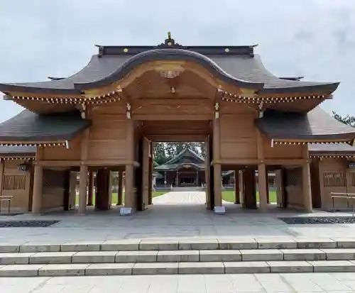 新潟縣護國神社の山門