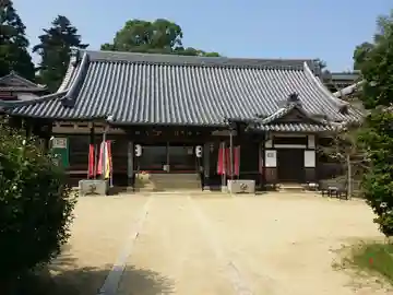八幡寺の本殿・本堂