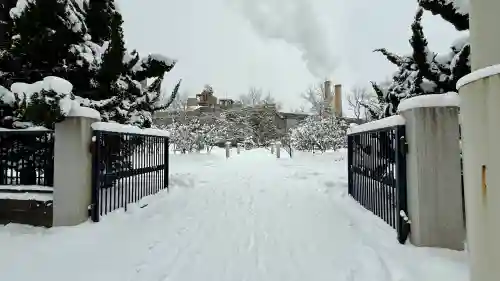 秋葉神社の{uncategorized: "未分類", other: "その他", undefined: "問題あり", building: "その他建物", grave: "お墓", sacred_gate: "鳥居", guardian: "狛犬", statue: "像", buddha: "仏像", history: "歴史", nature: "自然", garden: "庭園", animal: "動物", pagoda: "塔", temizu: "手水舎", mountain_gate: "山門・神門", sanctuary: "本殿・本堂", subordinate: "末社・摂社", art: "芸術", scenery: "景色", jizo: "地蔵", ema: "絵馬", goshuin: "御朱印", omikuji: "おみくじ", items: "授与品その他", amulet: "お守り", goshuincho: "御朱印帳", eats: "食事", festival: "お祭り", votive_dance: "神楽", shichigosan: "七五三参", wedding: "結婚式", experience: "体験その他", initially: "初詣", around: "周辺", anti_infection: "感染症対策"}