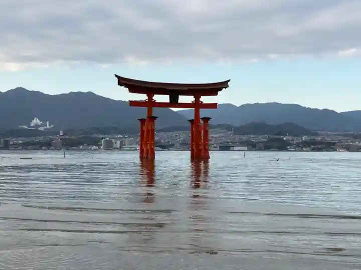 厳島神社の鳥居