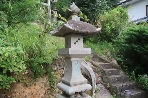 大六天麻王神社の建物その他