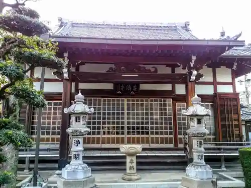 慈済寺の本殿・本堂