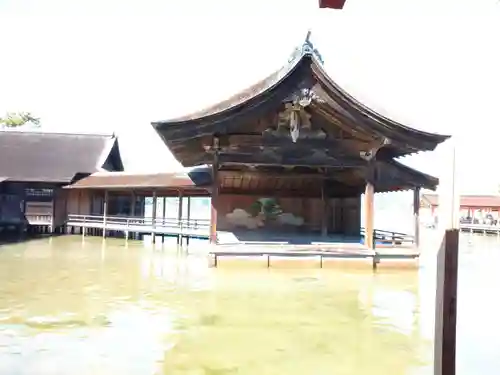 厳島神社の本殿