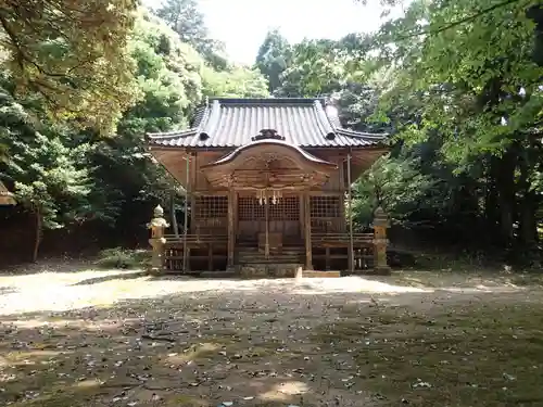 志加奴神社の本殿