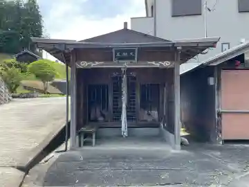 地蔵堂 (稗谷大願王)の{uncategorized: "未分類", other: "その他", undefined: "問題あり", building: "その他建物", grave: "お墓", sacred_gate: "鳥居", guardian: "狛犬", statue: "像", buddha: "仏像", history: "歴史", nature: "自然", garden: "庭園", animal: "動物", pagoda: "塔", temizu: "手水舎", mountain_gate: "山門・神門", sanctuary: "本殿・本堂", subordinate: "末社・摂社", art: "芸術", scenery: "景色", jizo: "地蔵", ema: "絵馬", goshuin: "御朱印", omikuji: "おみくじ", items: "授与品その他", amulet: "お守り", goshuincho: "御朱印帳", eats: "食事", festival: "お祭り", votive_dance: "神楽", shichigosan: "七五三参", wedding: "結婚式", experience: "体験その他", initially: "初詣", around: "周辺", anti_infection: "感染症対策"}