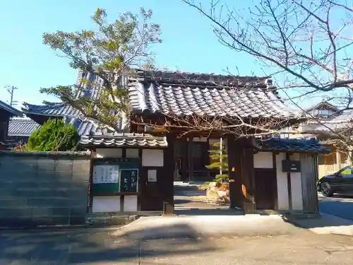 唯信寺の山門