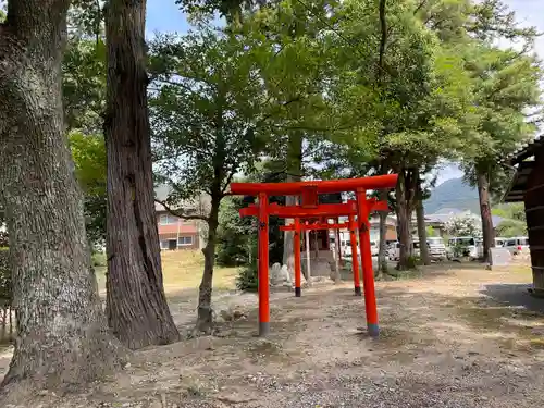 築山神社の鳥居