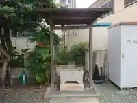 神明社の手水舎