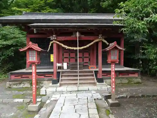 宇都宮神社（白岩町）の本殿・本堂