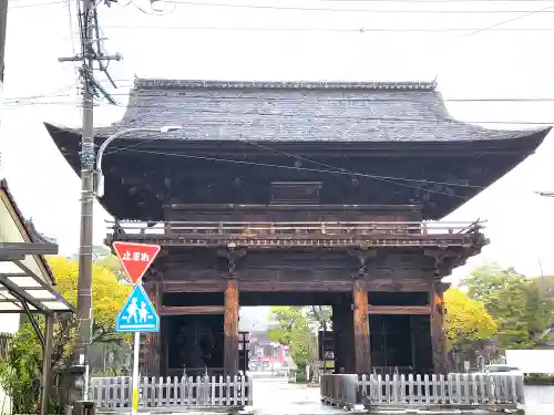 甚目寺の山門・神門