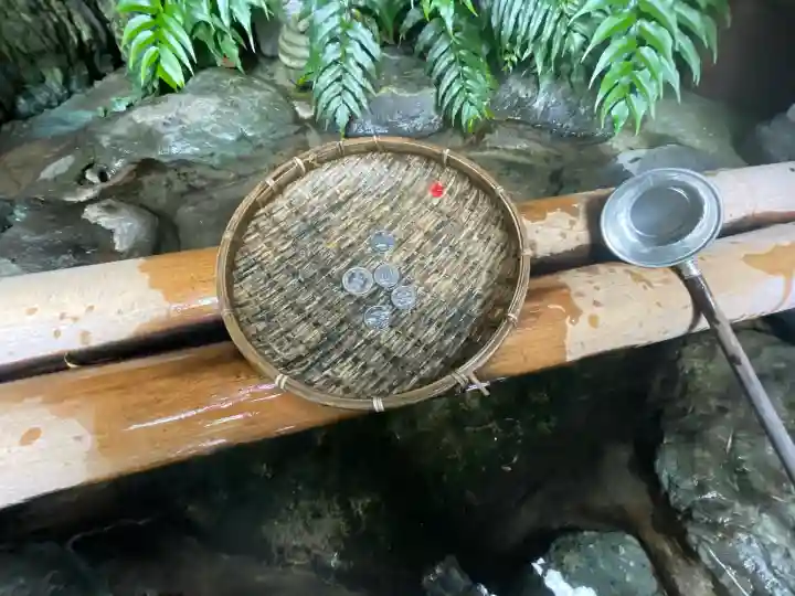 羽衣町厳島神社(関内厳島神社・横浜弁天)の{uncategorized: "未分類", other: "その他", undefined: "問題あり", building: "その他建物", grave: "お墓", sacred_gate: "鳥居", guardian: "狛犬", statue: "像", buddha: "仏像", history: "歴史", nature: "自然", garden: "庭園", animal: "動物", pagoda: "塔", temizu: "手水舎", mountain_gate: "山門・神門", sanctuary: "本殿・本堂", subordinate: "末社・摂社", art: "芸術", scenery: "景色", jizo: "地蔵", ema: "絵馬", goshuin: "御朱印", omikuji: "おみくじ", items: "授与品その他", amulet: "お守り", goshuincho: "御朱印帳", eats: "食事", festival: "お祭り", votive_dance: "神楽", shichigosan: "七五三参", wedding: "結婚式", experience: "体験その他", initially: "初詣", around: "周辺", anti_infection: "感染症対策"}