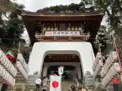 江島神社の山門