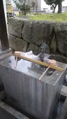 三姉妹神社の手水舎