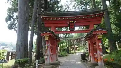 達谷西光寺の山門・神門