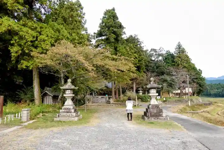 伊富岐神社の山門・神門