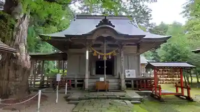 上沼八幡神社の本殿・本堂