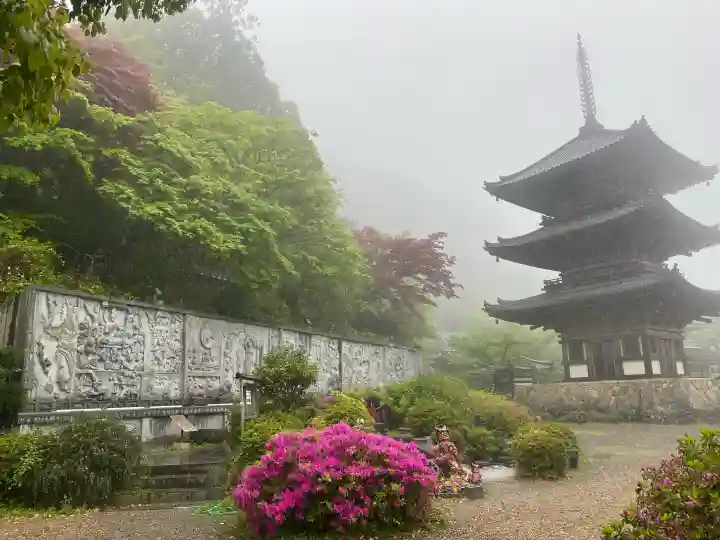 南法華寺(壷阪寺)の{uncategorized: "未分類", other: "その他", undefined: "問題あり", building: "その他建物", grave: "お墓", sacred_gate: "鳥居", guardian: "狛犬", statue: "像", buddha: "仏像", history: "歴史", nature: "自然", garden: "庭園", animal: "動物", pagoda: "塔", temizu: "手水舎", mountain_gate: "山門・神門", sanctuary: "本殿・本堂", subordinate: "末社・摂社", art: "芸術", scenery: "景色", jizo: "地蔵", ema: "絵馬", goshuin: "御朱印", omikuji: "おみくじ", items: "授与品その他", amulet: "お守り", goshuincho: "御朱印帳", eats: "食事", festival: "お祭り", votive_dance: "神楽", shichigosan: "七五三参", wedding: "結婚式", experience: "体験その他", initially: "初詣", around: "周辺", anti_infection: "感染症対策"}
