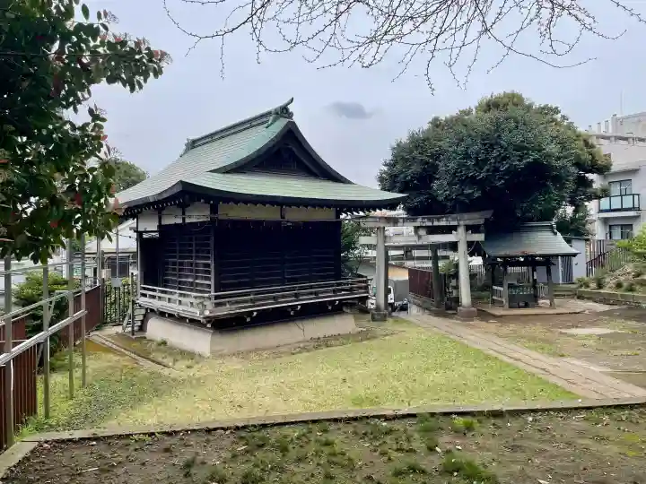 上高田氷川神社の{uncategorized: "未分類", other: "その他", undefined: "問題あり", building: "その他建物", grave: "お墓", sacred_gate: "鳥居", guardian: "狛犬", statue: "像", buddha: "仏像", history: "歴史", nature: "自然", garden: "庭園", animal: "動物", pagoda: "塔", temizu: "手水舎", mountain_gate: "山門・神門", sanctuary: "本殿・本堂", subordinate: "末社・摂社", art: "芸術", scenery: "景色", jizo: "地蔵", ema: "絵馬", goshuin: "御朱印", omikuji: "おみくじ", items: "授与品その他", amulet: "お守り", goshuincho: "御朱印帳", eats: "食事", festival: "お祭り", votive_dance: "神楽", shichigosan: "七五三参", wedding: "結婚式", experience: "体験その他", initially: "初詣", around: "周辺", anti_infection: "感染症対策"}
