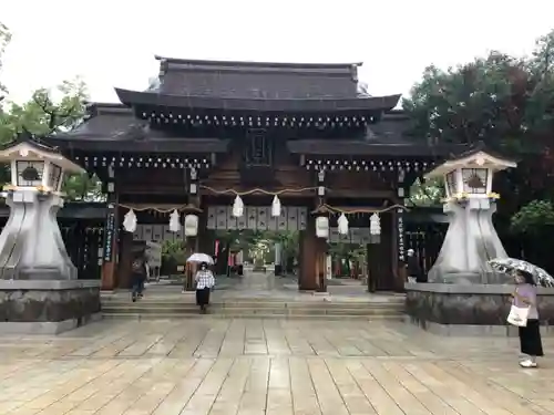 湊川神社の山門・神門