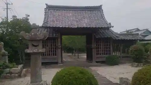 観音寺の山門