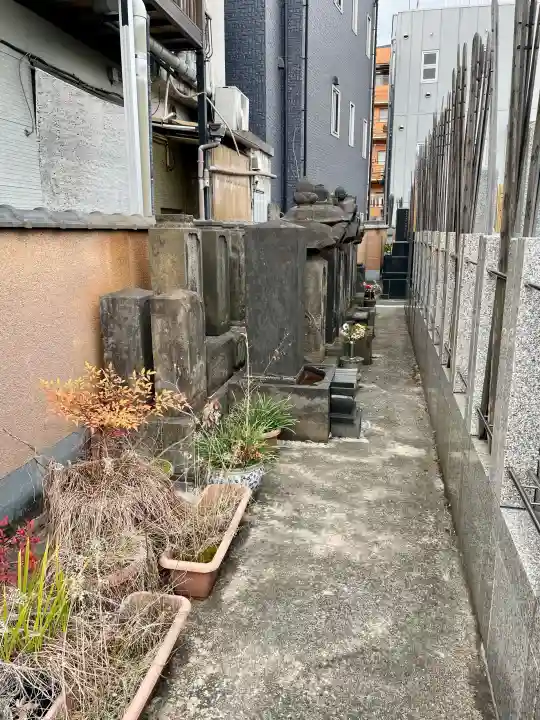 長寿寺の{uncategorized: "未分類", other: "その他", undefined: "問題あり", building: "その他建物", grave: "お墓", sacred_gate: "鳥居", guardian: "狛犬", statue: "像", buddha: "仏像", history: "歴史", nature: "自然", garden: "庭園", animal: "動物", pagoda: "塔", temizu: "手水舎", mountain_gate: "山門・神門", sanctuary: "本殿・本堂", subordinate: "末社・摂社", art: "芸術", scenery: "景色", jizo: "地蔵", ema: "絵馬", goshuin: "御朱印", omikuji: "おみくじ", items: "授与品その他", amulet: "お守り", goshuincho: "御朱印帳", eats: "食事", festival: "お祭り", votive_dance: "神楽", shichigosan: "七五三参", wedding: "結婚式", experience: "体験その他", initially: "初詣", around: "周辺", anti_infection: "感染症対策"}