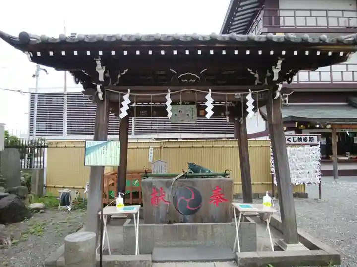 羽田神社の手水舎