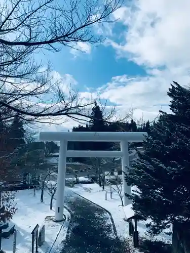 土津神社｜こどもと出世の神さまの鳥居