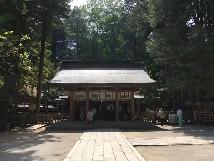 諏訪大社の本殿・本堂