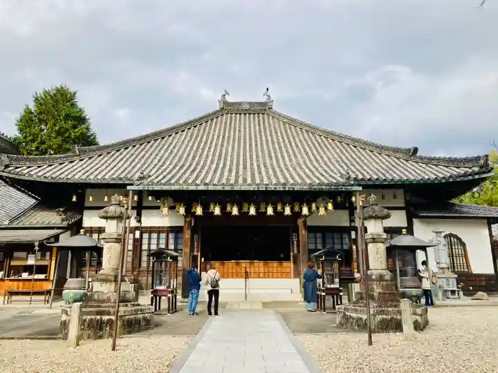 八事山 興正寺の本殿・本堂