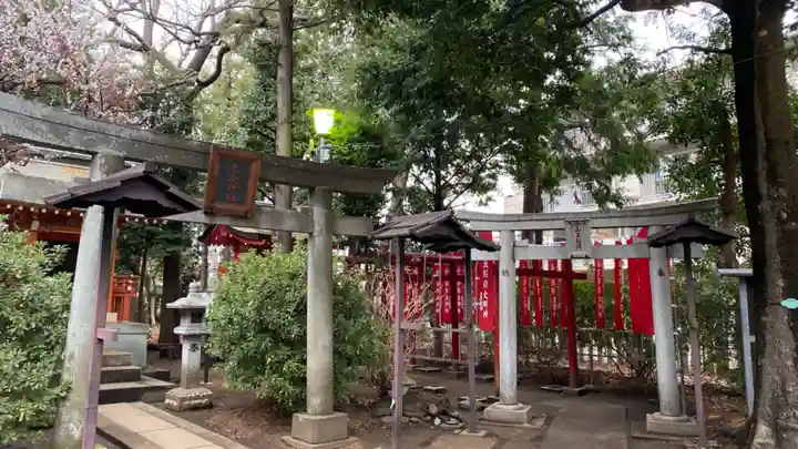 山王稲穂神社の末社・摂社