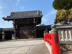 本徳寺の山門