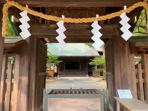 意富比神社の山門