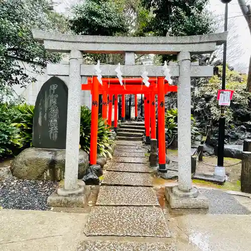 鳩森八幡神社の鳥居
